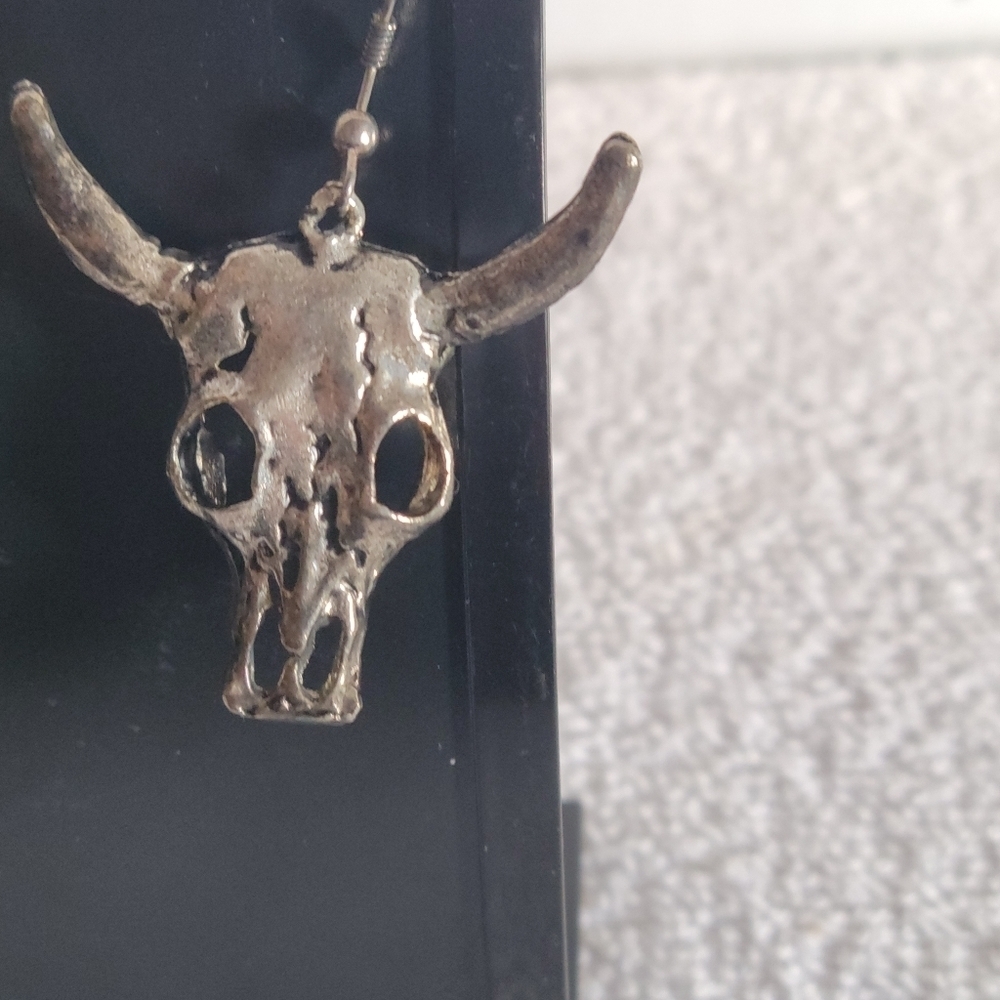 Vintage Steer Skull Earrings - Picture 5 of 10